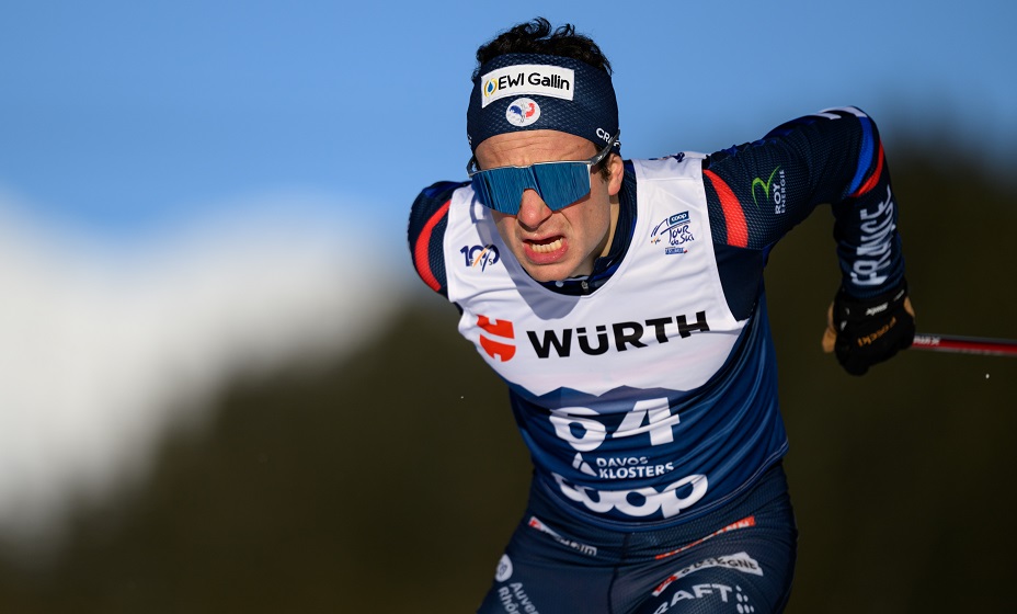 Французский лыжник Лапьер победил в масс-старте на этапе «Тур де Ски» в Валь-ди-Фьемме. Фото: Global Look Press