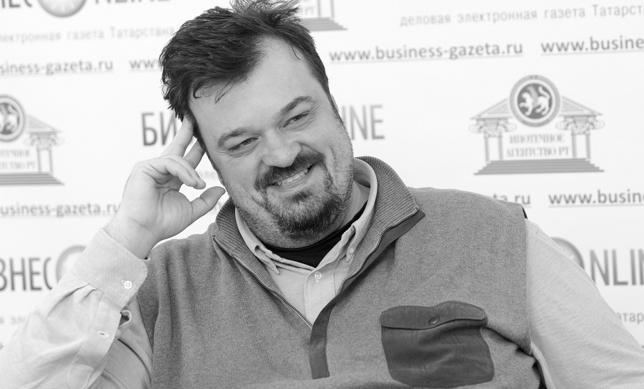 Казанский произнес речь на похоронах Уткина. Фото: Global Look Press