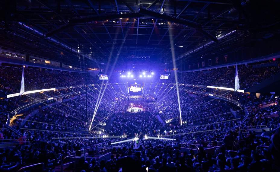 В такой атмосфере бился Арман Царукян на UFC 300. Фото: Соцсети UFC