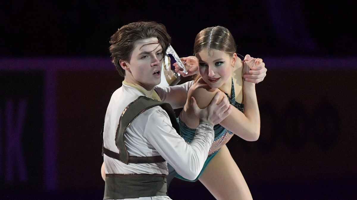 Валерий Ангелопол был крут, катаясь с Василисой Кагановской. Фото: Владимир ВЕЛЕНГУРИН