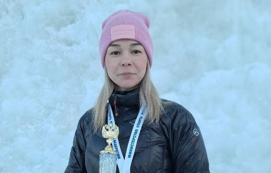 Чемпионка России по ледолазанию Алена Власова умерла в 35 лет. Фото: федерация альпинизма России 