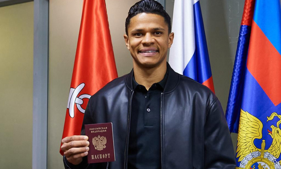 Дуглас Сантос имеет паспорт РФ, но за какую сборную будет играть: Россию или Бразилию еще не определился. Фото: ФК 