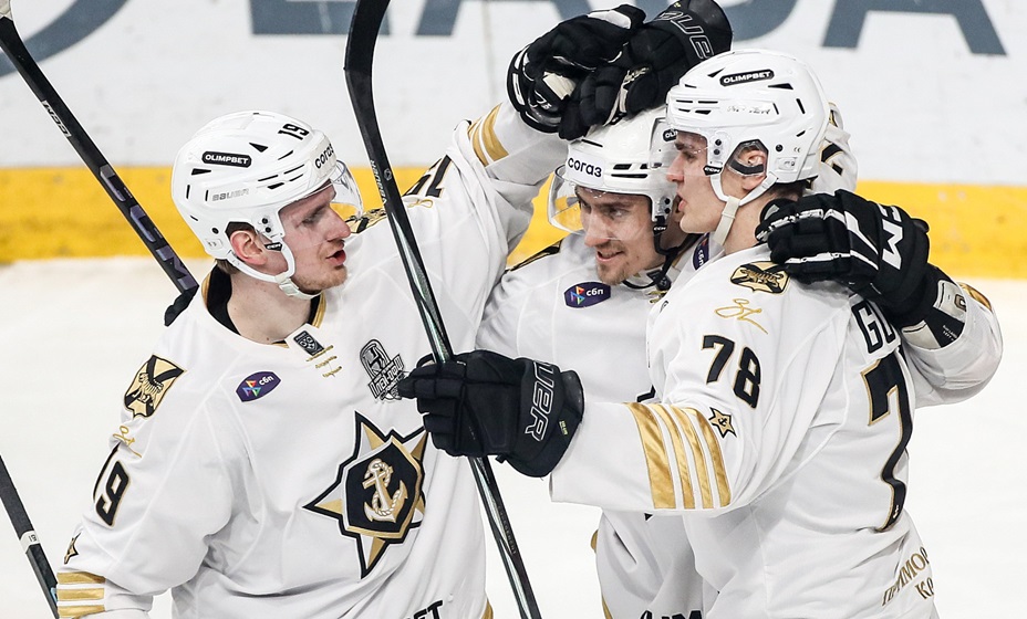 Гол Блажиевского принес победу «Трактору» в овертайме матча плей-офф КХЛ с «Адмиралом». Фото: ХК «Трактор»