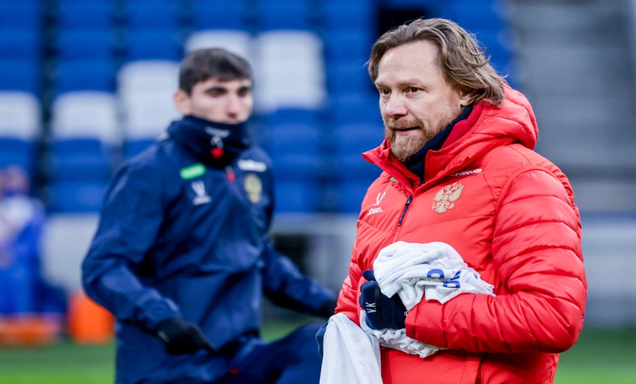 Валерий Карпин будет совмещать работу в