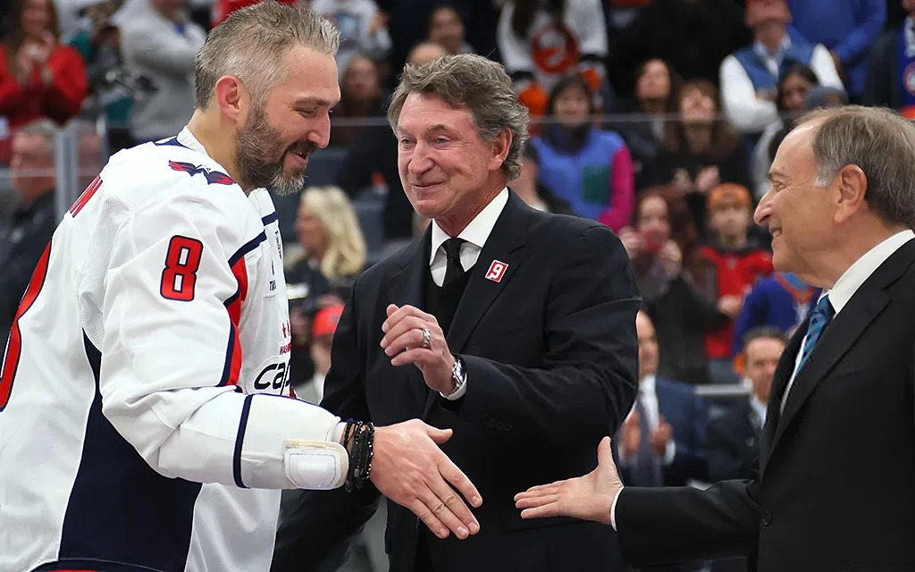 Новому королю - привет! Фото: REUTERS