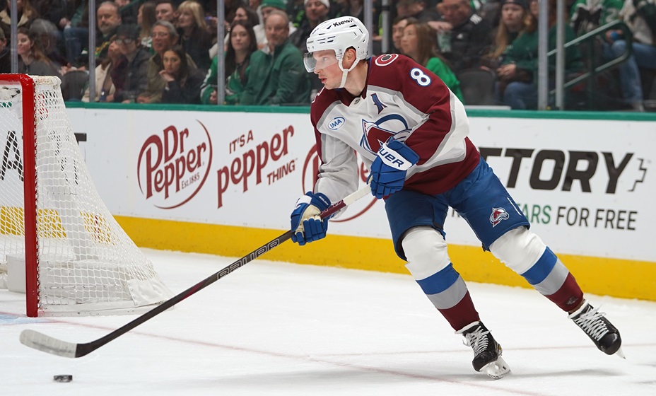 Макар получил «Джеймс Норрис Мемориал Трофи». Фото: Global Look Press