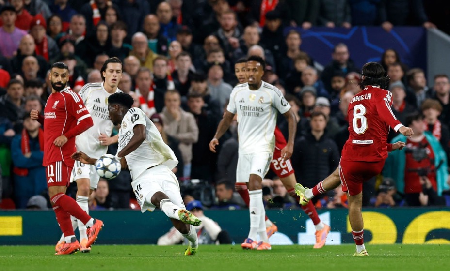 Судья не дал пенальти в ворота 