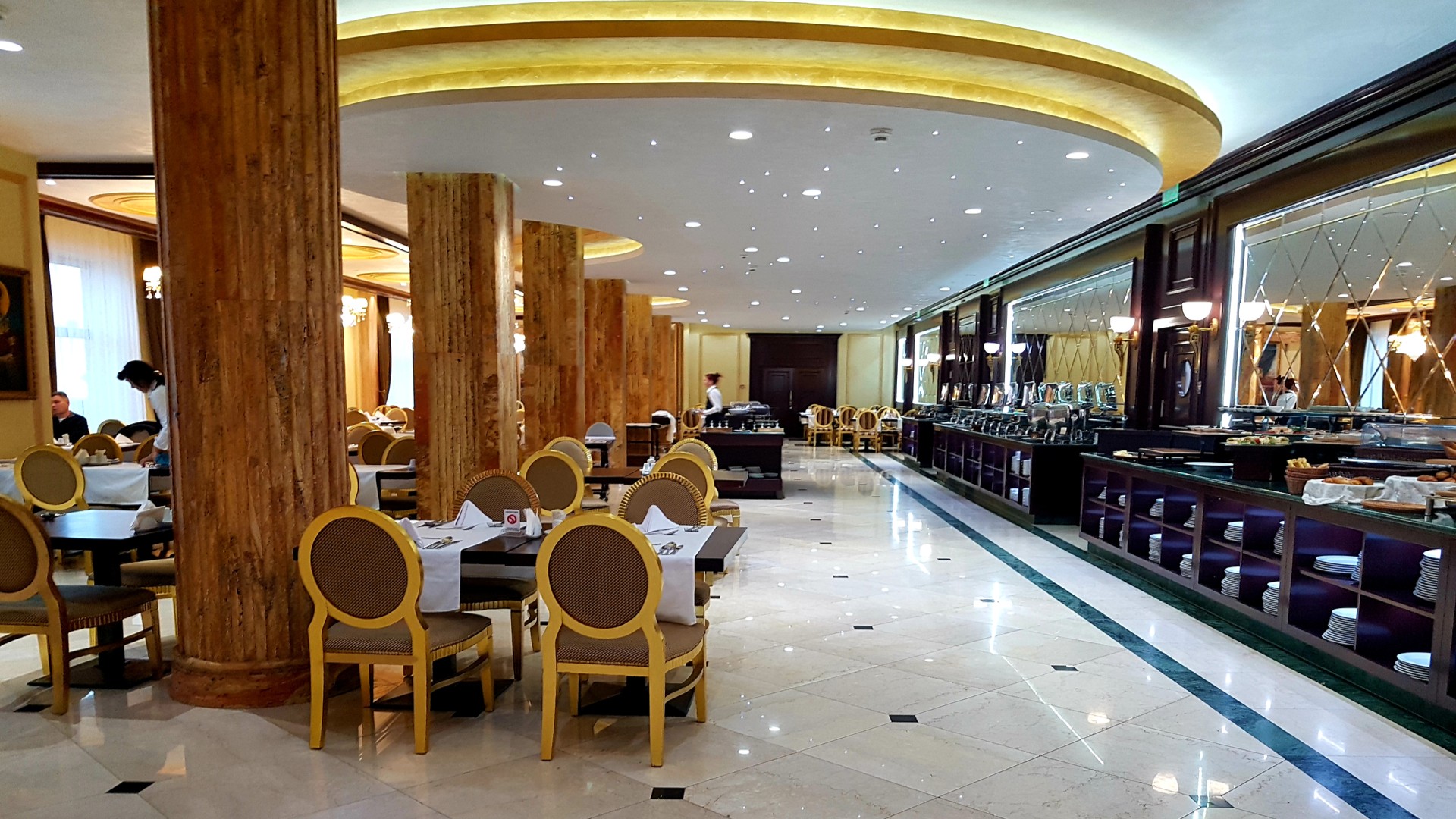 Ресторан в отеле Grand Hotel Tornik на горе Златибор в Сербии.