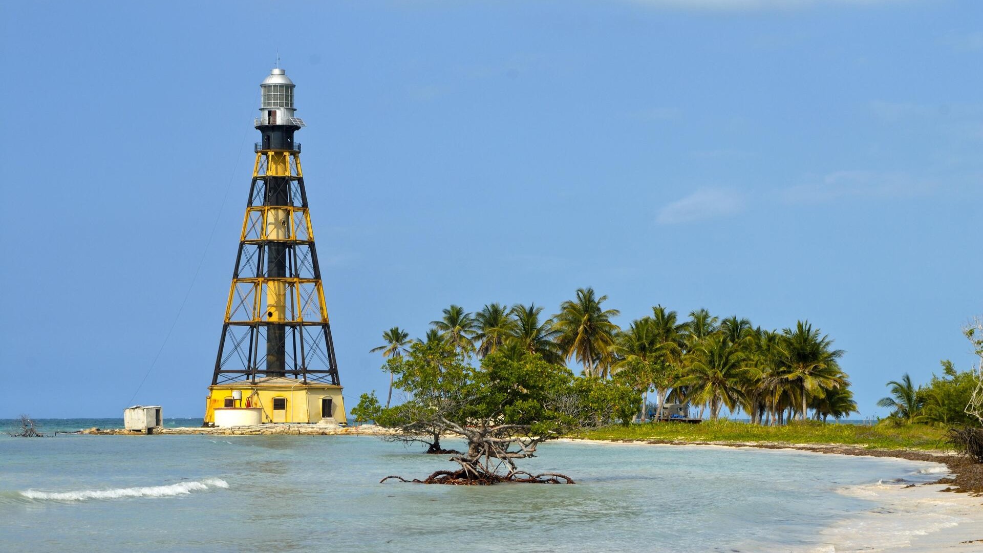 Маяк Кайо-Хутиас, Куба.