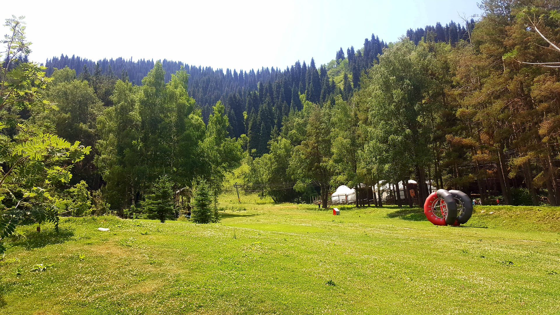 Горный курорт Ой-Карагай летом.