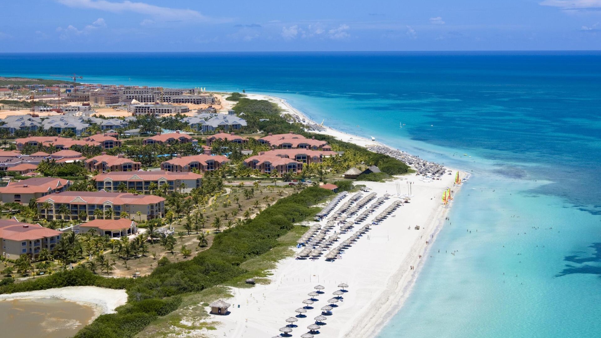 Отели и пляж в Варадеро.