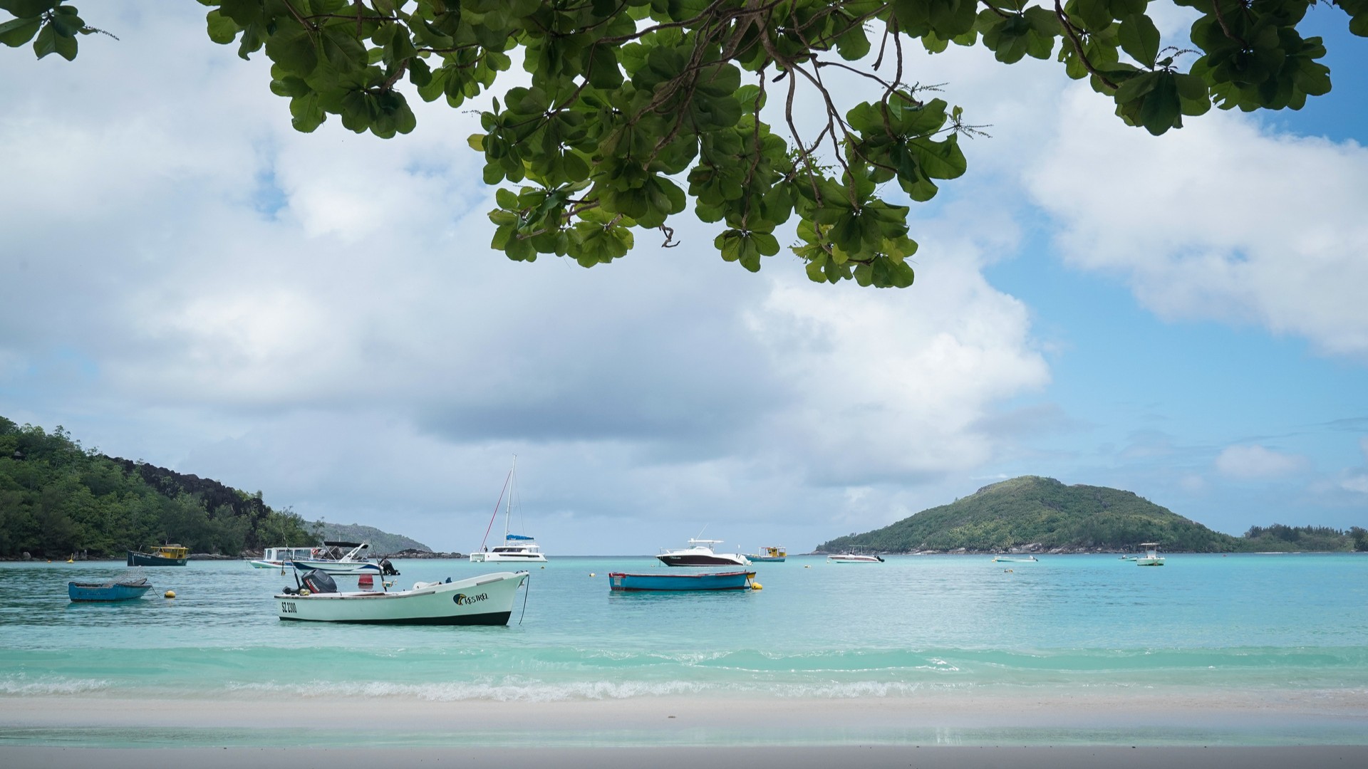 Прибрежный пейзаж острова Маэ, Сейшельские острова.
